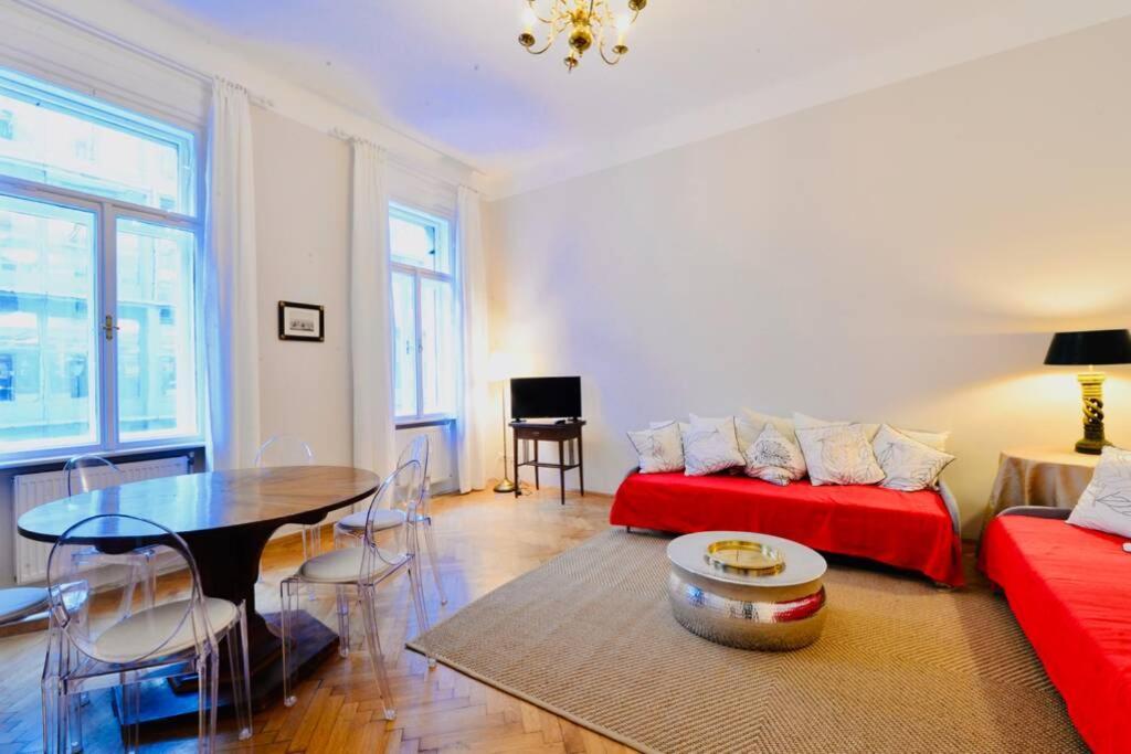 Beautiful Viennese Flat In The City Centre Kültér fotó